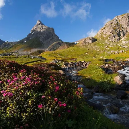 Alpine 1800m Le Petit Fontcouverte Vallée De La Clarée